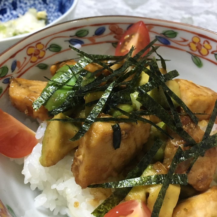 わさび醤油★めかじきアボカド丼★